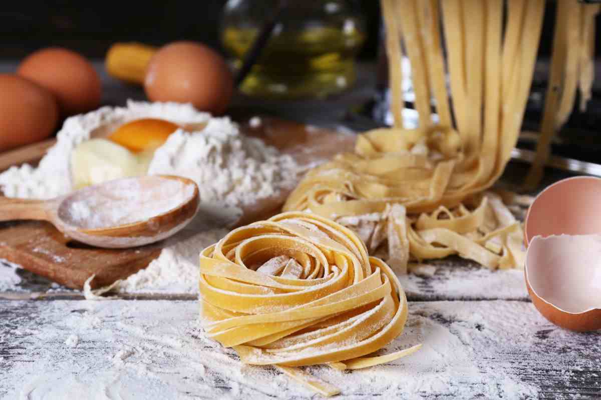 pasta fresca, uova, farina