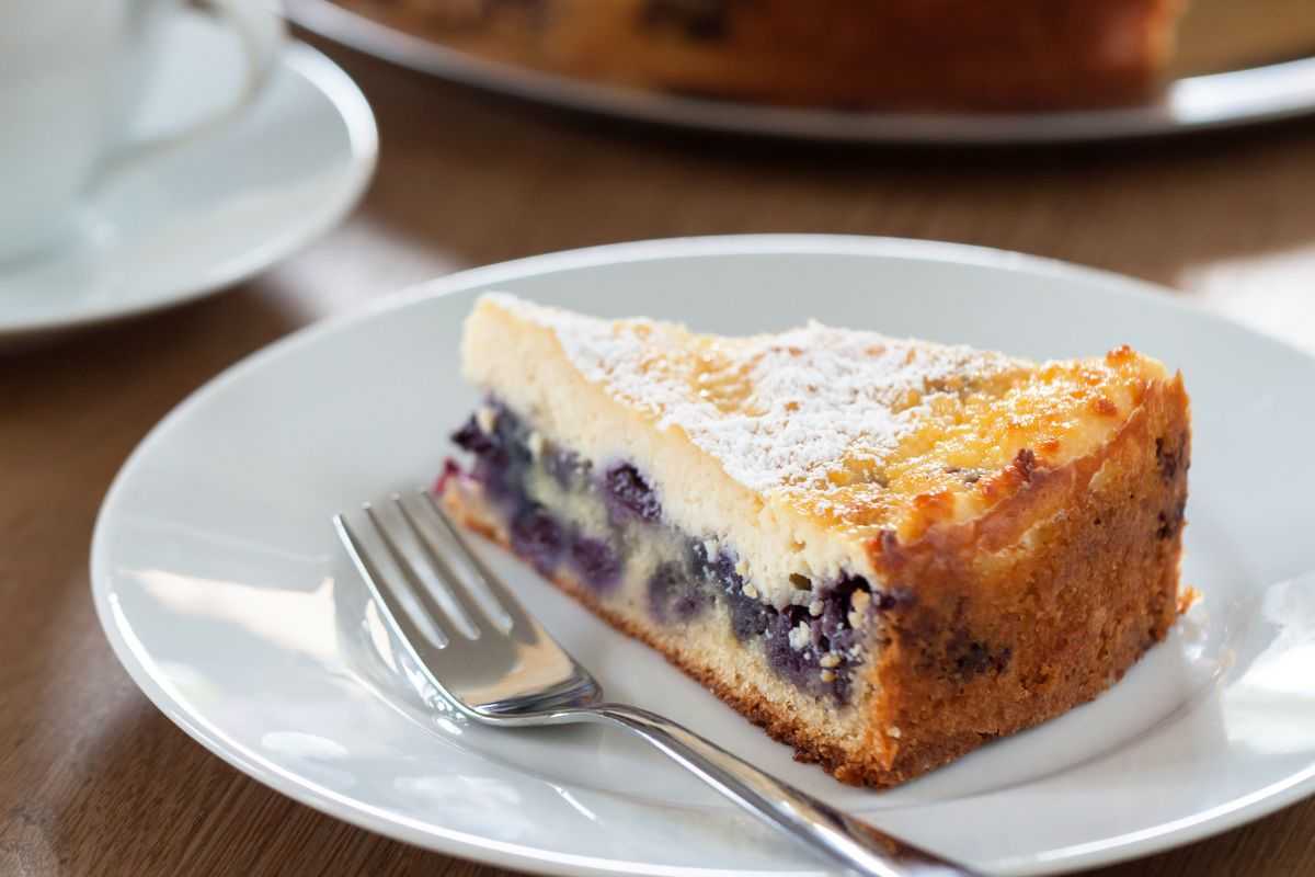 dolce alla ricotta e frutti di bosco
