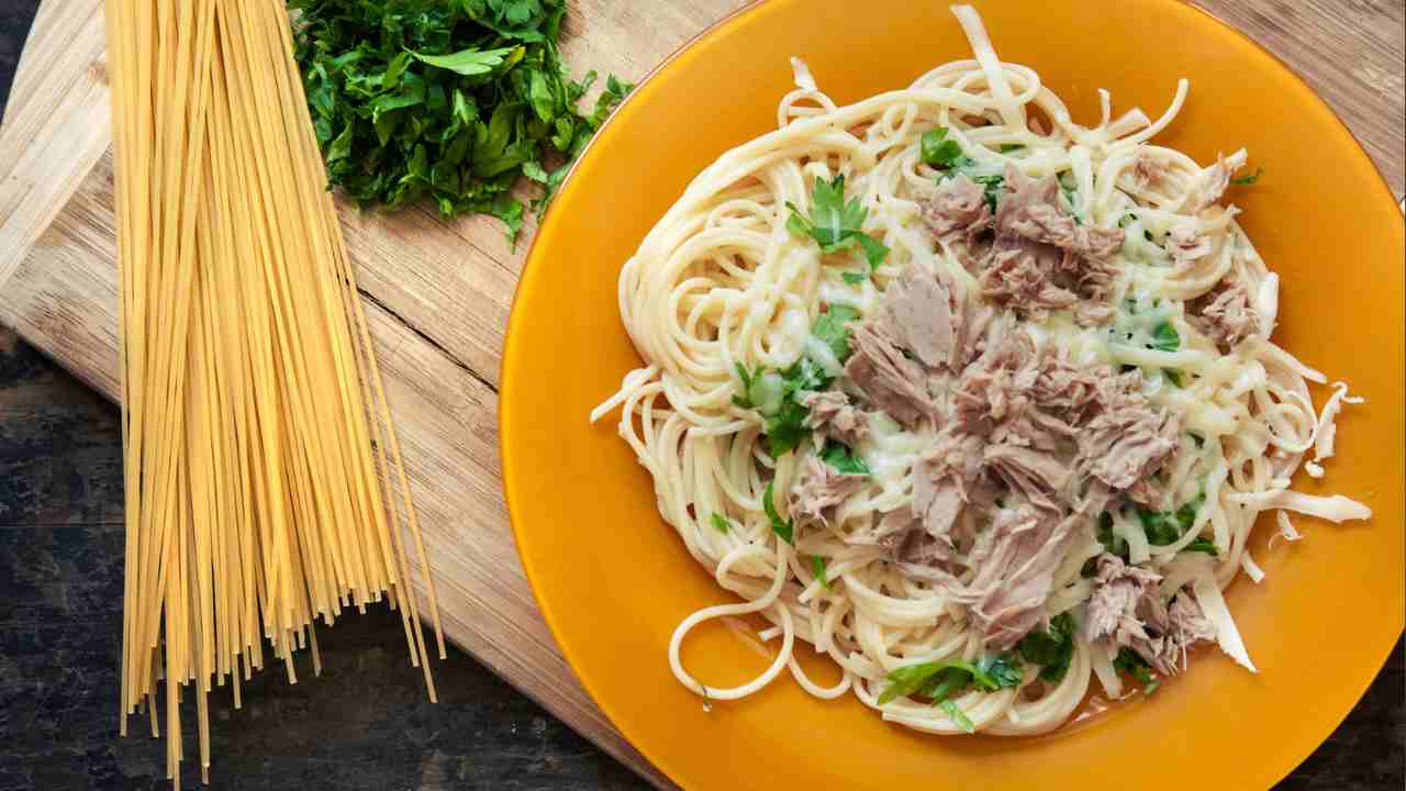 spaghetti con tonno